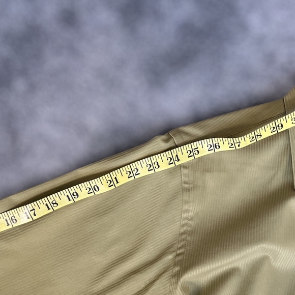 EUC Arrow Olive Green, Long Sleeve, Fitted, Wrinkle-Free Dress Shirt, Small - Picture 8 of 9